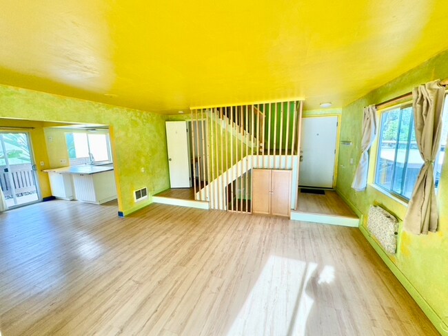 Building Photo - 7958 Mission Center Ct