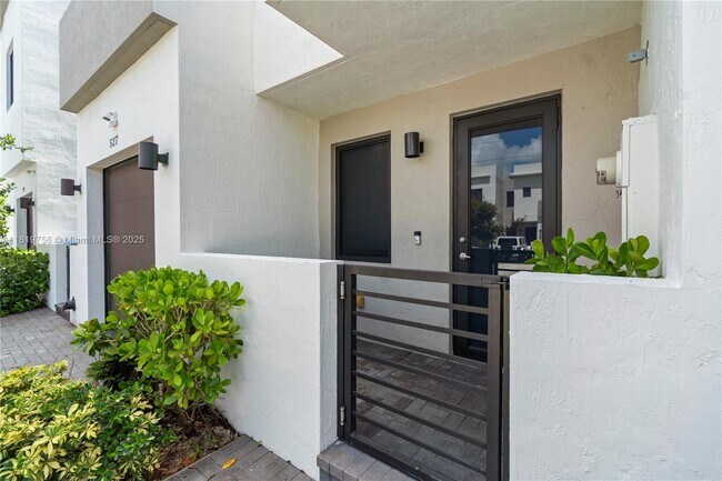 Foto del edificio - 535 SW 91st Pl