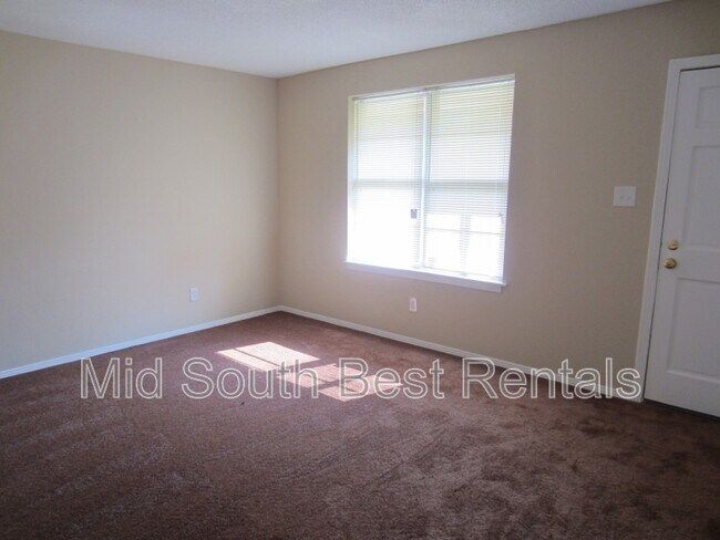 Building Photo - 4723 Spring Valley Dr