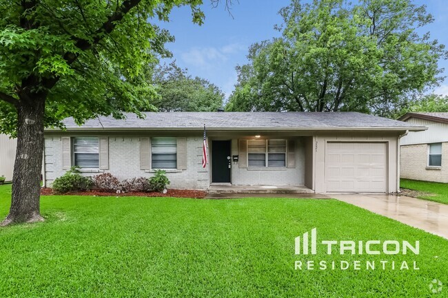 Building Photo - 3221 Edgebrook Dr