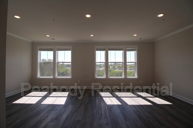 Building Photo - 43355 Radford Divide Ter
