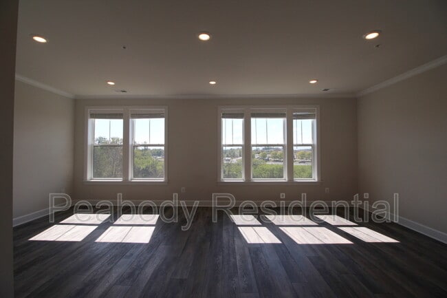 Foto del edificio - 43355 Radford Divide Ter