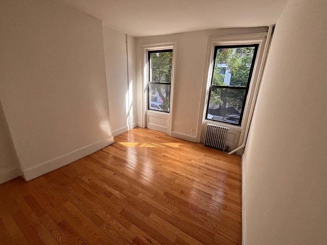 Building Photo - 503 W 45th St