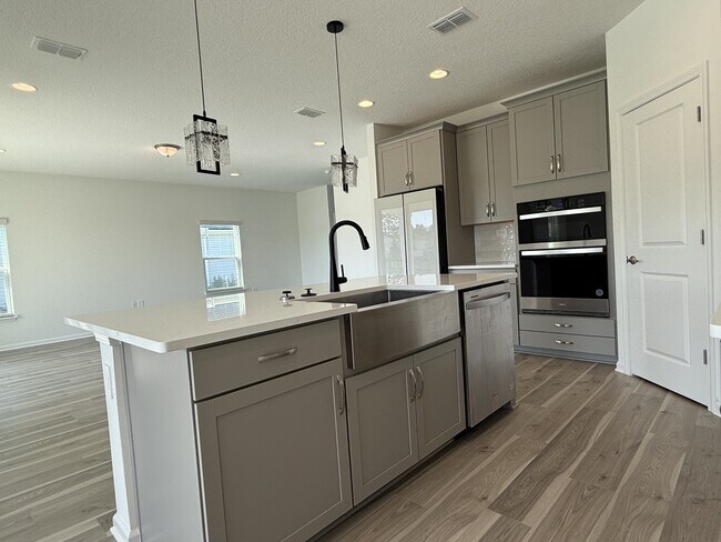 Foto del edificio - 104 Charmer Trce