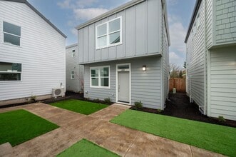 Building Photo - 2826 Crater Ln