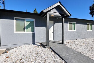 Building Photo - 761 Almond St