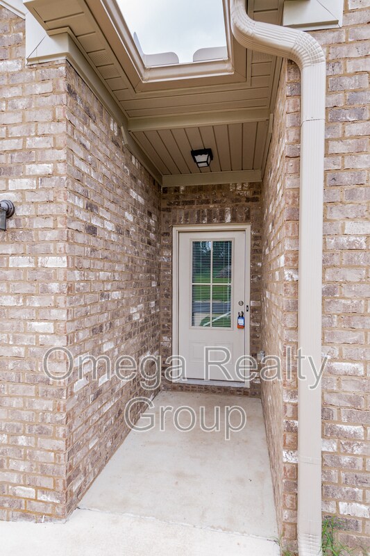 Building Photo - 8001 Shadesbrook Dr