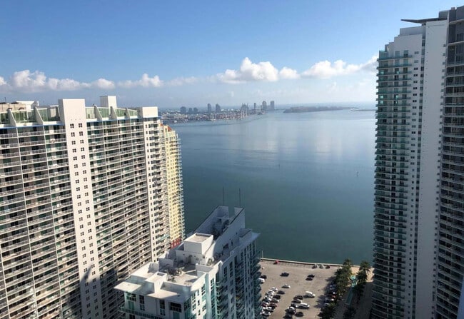 Building Photo - 1395 Brickell Ave