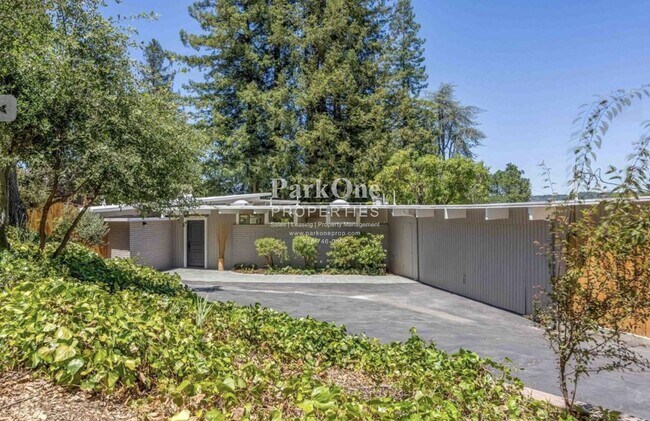 Building Photo - Single-level mid-century home in the heart of Orinda!