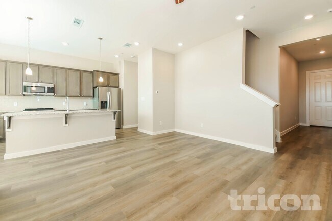 Foto del edificio - 3011 Songbird Ln