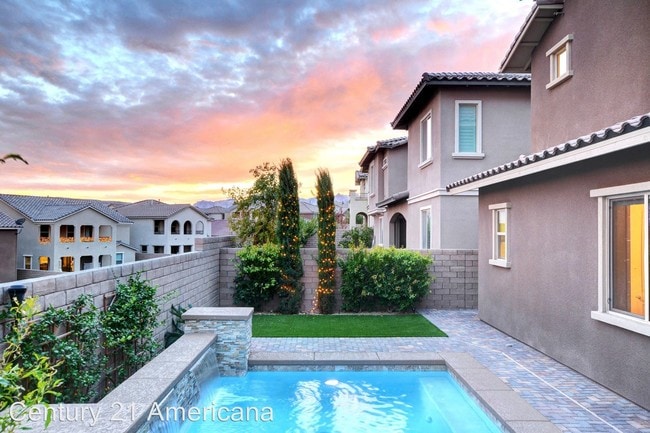 Building Photo - 3 br, 4 bath House - 12249 CATANZARO AVE