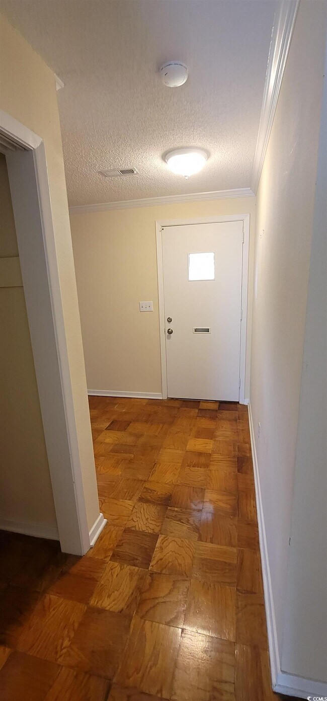 Foto del edificio - 609 Hibiscus Ave