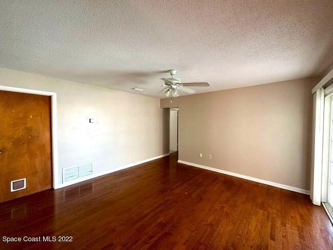 Building Photo - 1660 Neptune Dr