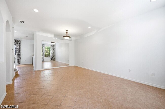 Foto del edificio - 7631 Bristol Cir