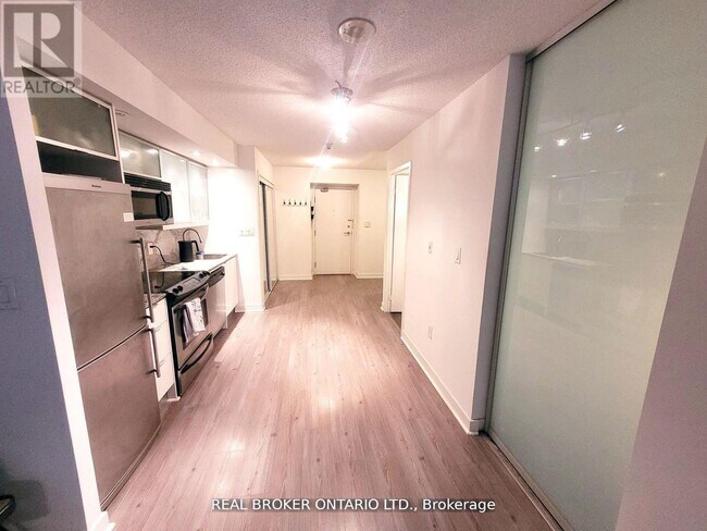 Building Photo - 25-3825 Telegram Mews