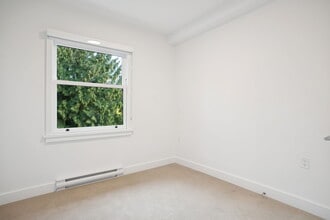 Building Photo - Eastward