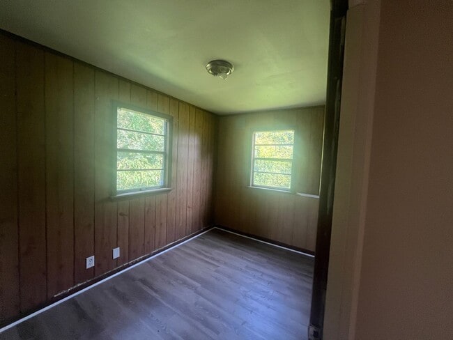 Building Photo - 2 br home in Ward