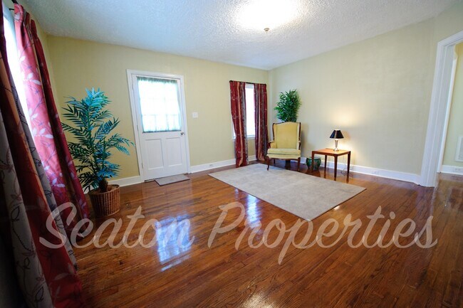 Foto del edificio - 2817 Boright Dr