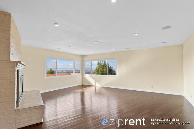 Foto del edificio - 8421 Aster Ave