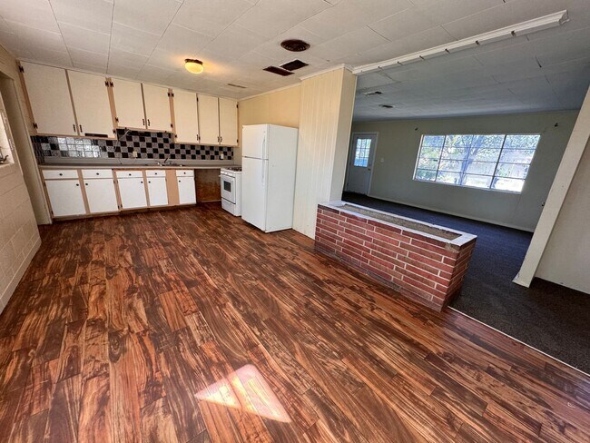 Building Photo - HUD Approved unit!