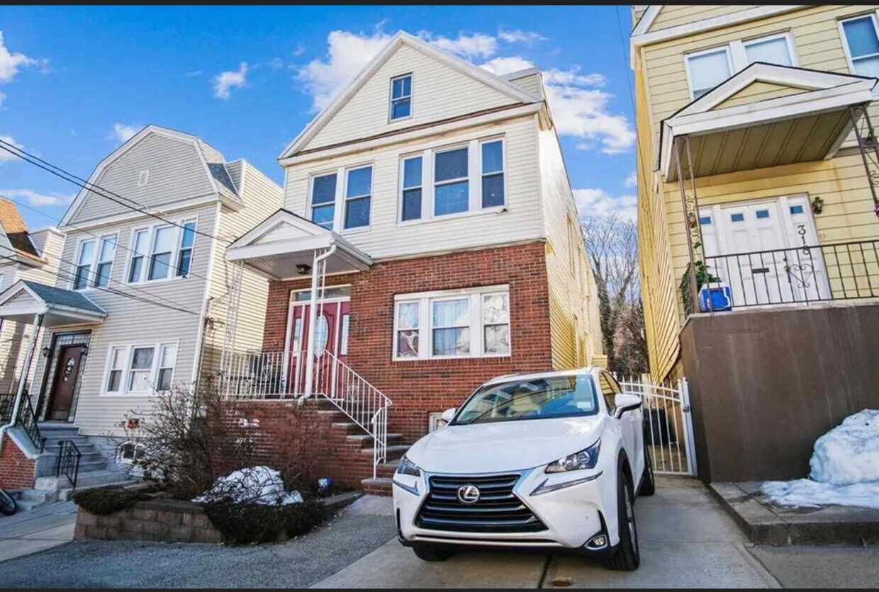 Foto principal - 320 Columbia Ave