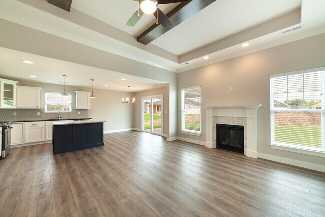 Building Photo - 4825 Kenora Dr