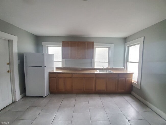 Building Photo - 2 br, 1 bath Apartment - 212 Exchange St 2