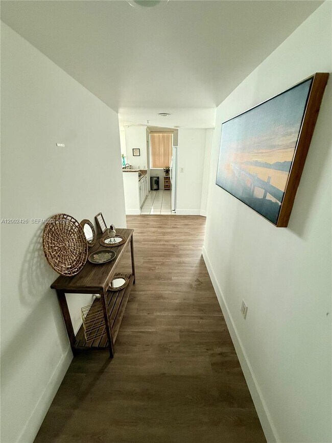 Foto del edificio - 1155 Brickell Bay Dr