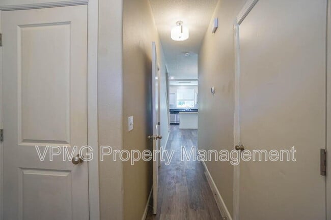 Building Photo - 4013 NE 89th Way