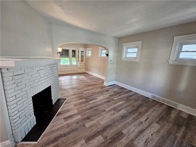 Foto del edificio - 2802 E 118th St