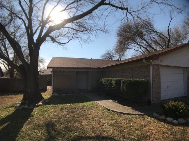 Building Photo - West Fort Worth Texas Duplex for Rent