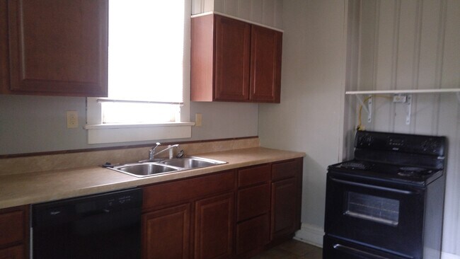 Foto del edificio - 1206 Heath St