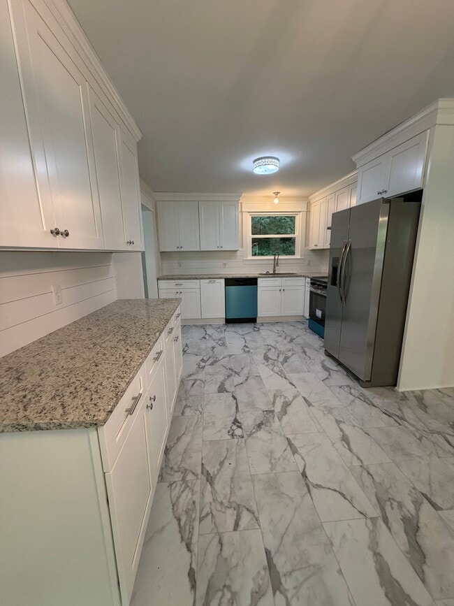 Photo - 1023 Deerfoot Dr House