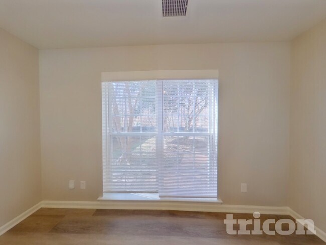 Foto del edificio - 7427 Balancing Rock Ct