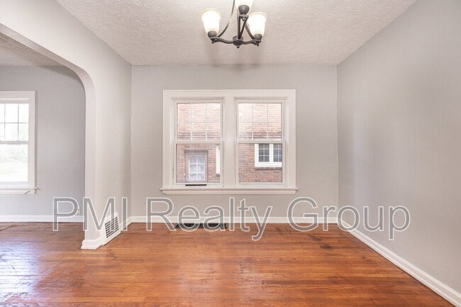 Building Photo - 3581 Ingleside Rd