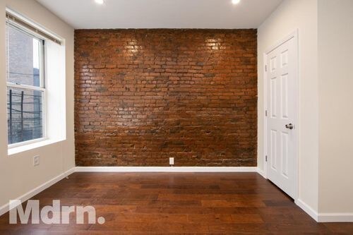 Building Photo - 719 W 180th St