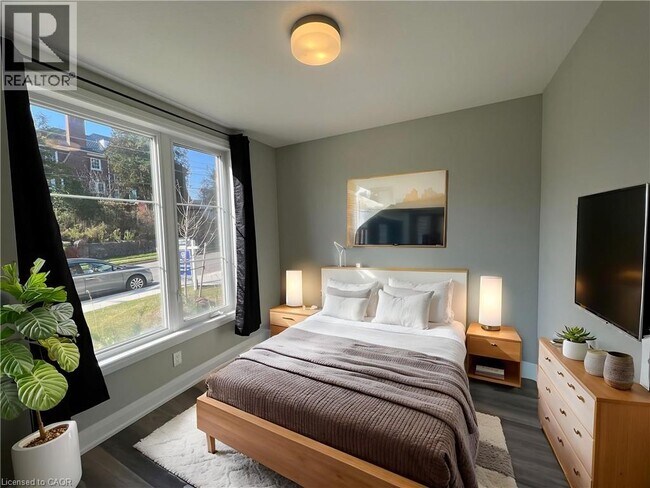 Building Photo - 176 Huron St