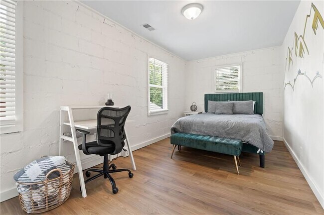 Foto del edificio - 255 Richardson Rd NW