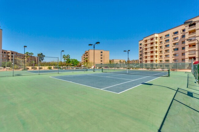 Foto del edificio - SCOTTSDALE SHADOWS LUXURY CONDO WITH AC, WATER INCLUDED AND 9 HOLE GOLF