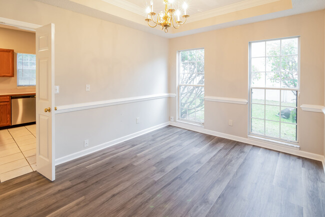 Foto del edificio - Large Goose Creek Home