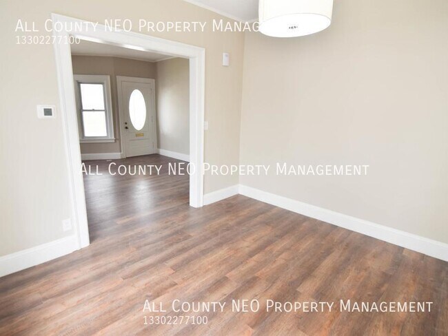 Foto del edificio - 1222 W Clifton Blvd