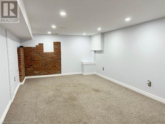 Photo du bâtiment - 187 Nash Rd N