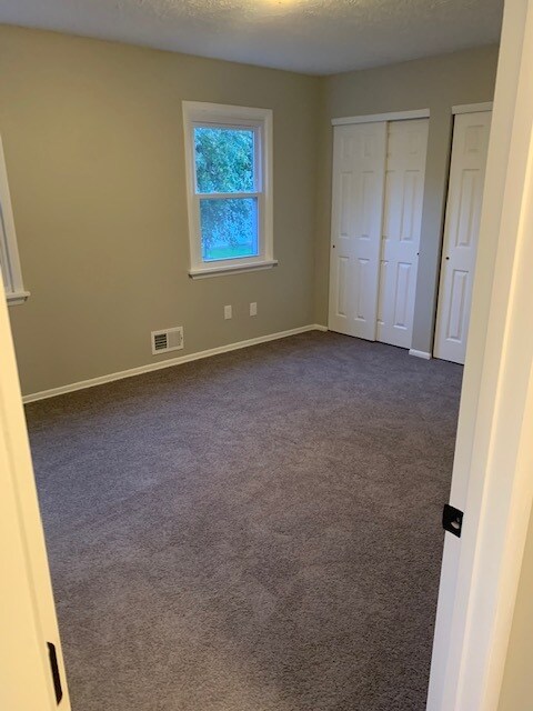 Building Photo - 120 Barberry Ter