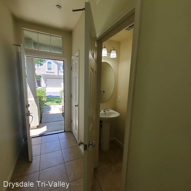 Foto del edificio - 3 br, 2.5 bath House - 1018 Sycamore Lane