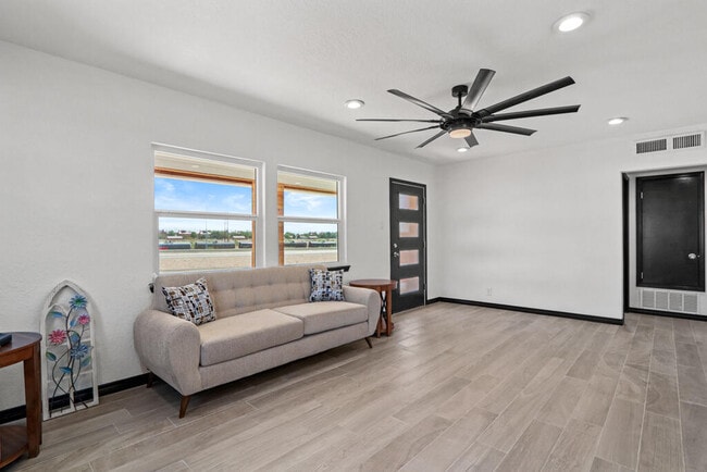 Foto del edificio - 4108 Payne Cir