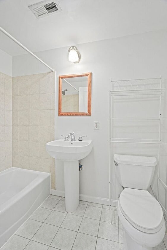 Photo - 70 Rhode Island Ave NW-303