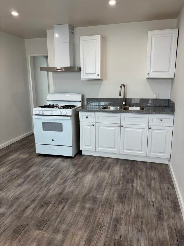 KITCHEN - 12437 Rose Ave