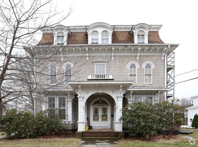 Building Photo - 57 Broad St