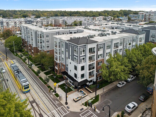 Foto del edificio - 808 Hawthorne