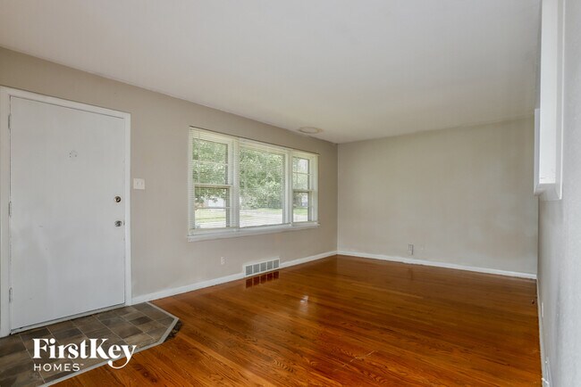 Building Photo - 1355 Del Rey Dr